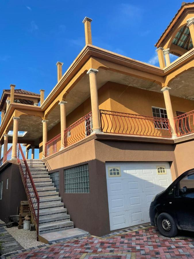 Paradise Cove Spanish Town Exterior photo